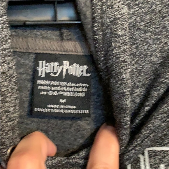 Hogwarts hoodie - Picture 2 of 4